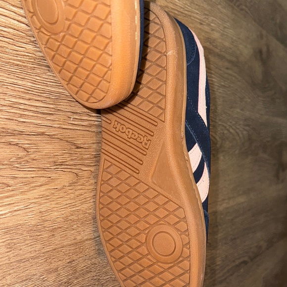 Reebok - Picture 7 of 8